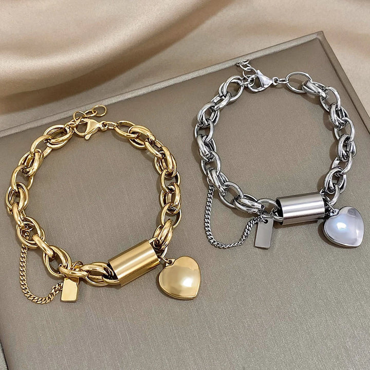 Pulsera gruesa de corazón de oro