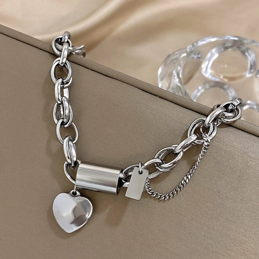 Pulsera gruesa de corazón de oro