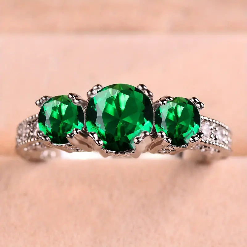 Anillo Atemporal con Piedras de Esmeralda Brillantes
